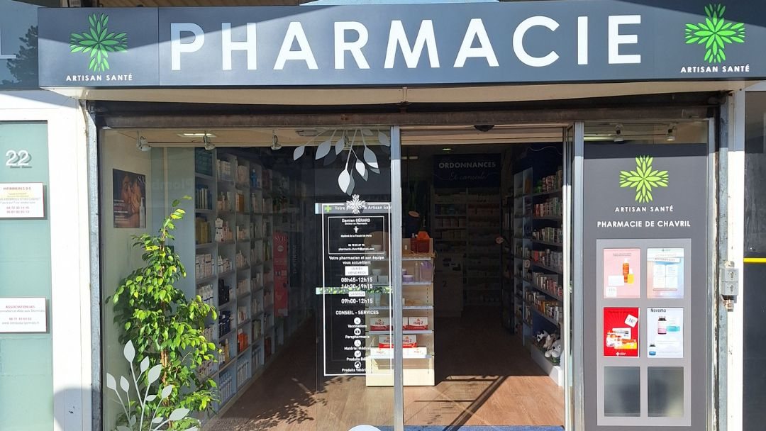 Devanture de la Pharmacie de Chavril, 20 rue de Chavril